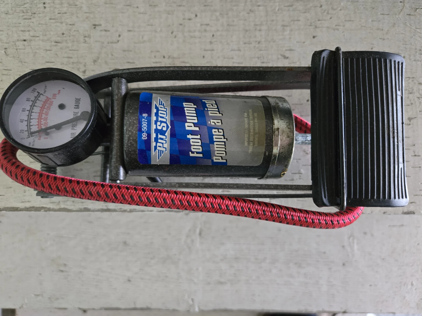Pit Stop Foot Pump with Air Pressure Gauge