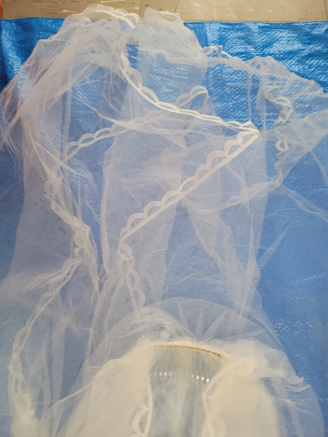 White Bridal Veil with Comb - photo 2