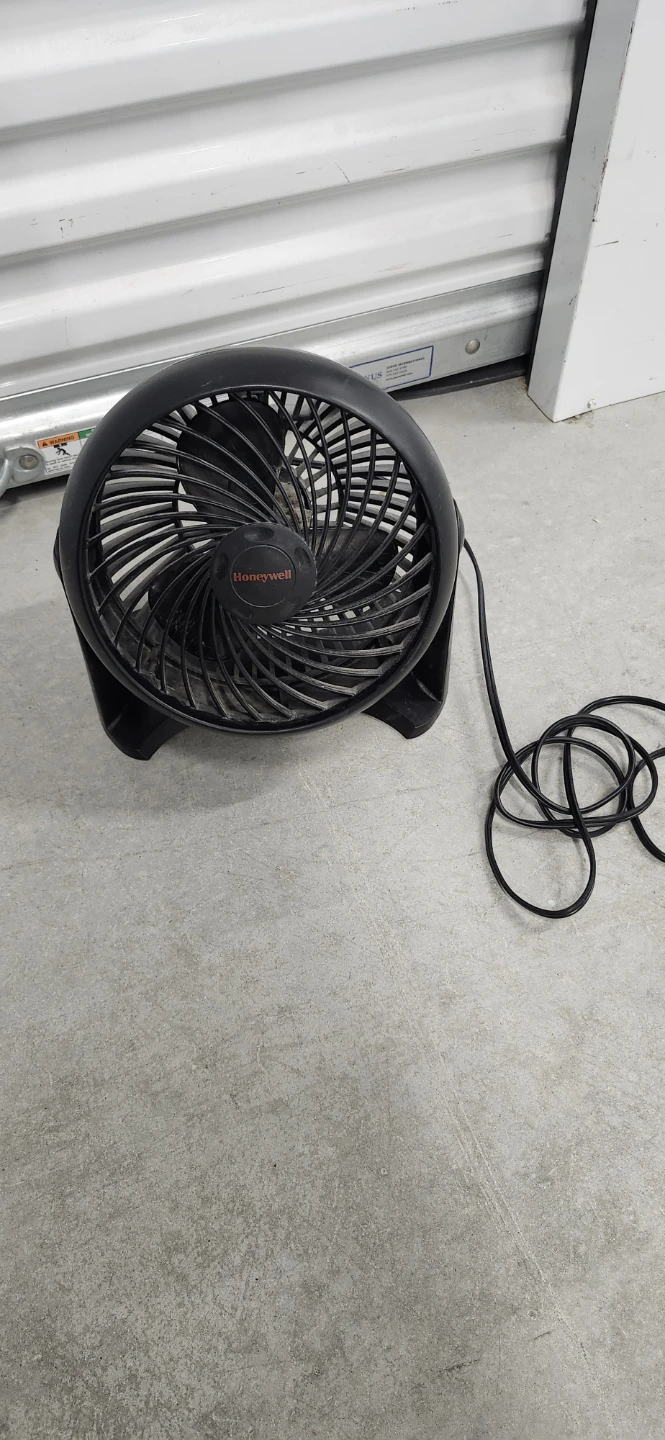 Table fan of 2, one for $10
