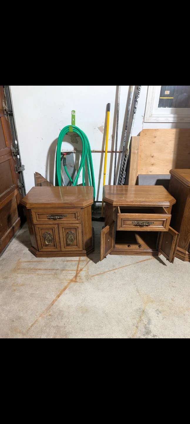 Oak Dresser with Tri-Fold Mirror and Matching Nightstands - photo 4