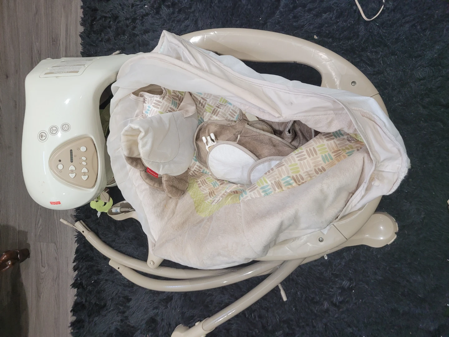 Fisher-Price Deluxe baby swing