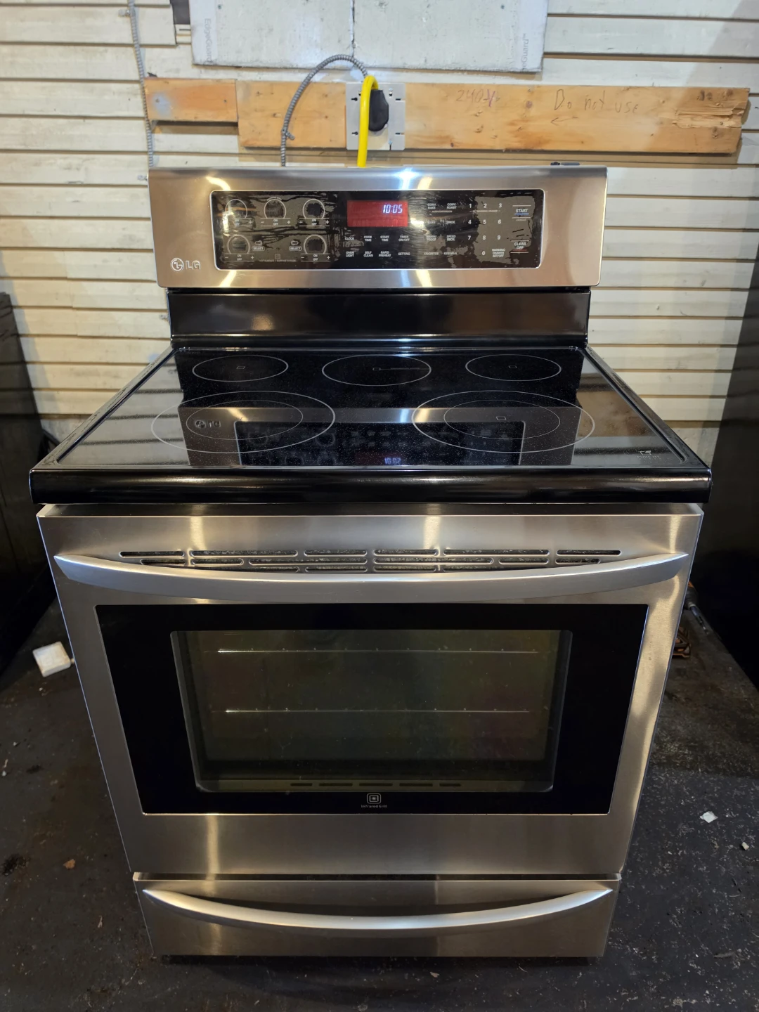 LG Stainless Steel Electric Stove - Delivery Available - photo 3