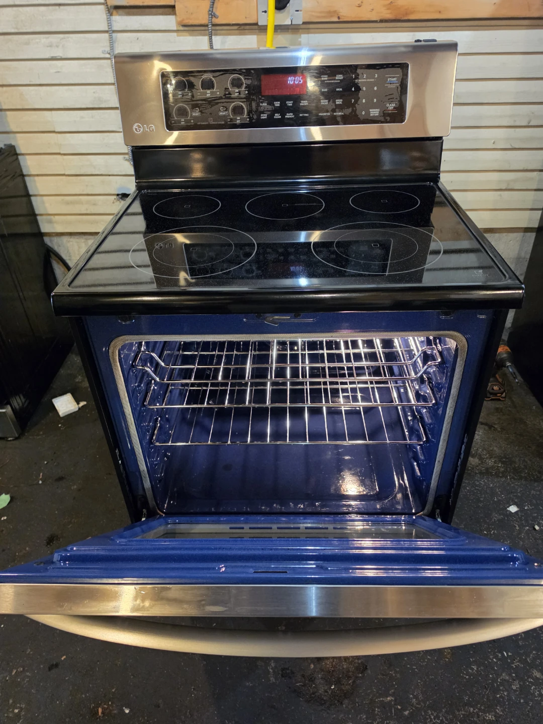 LG Stainless Steel Electric Stove - Delivery Available - photo 4