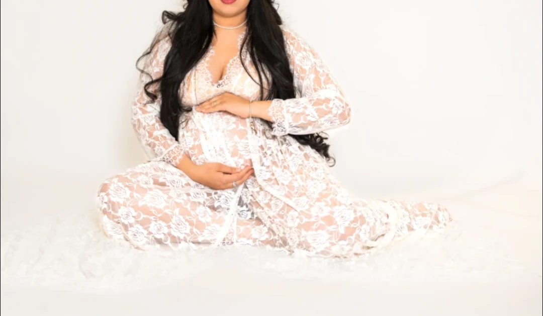 White Lace Maternity Gown - photo 3