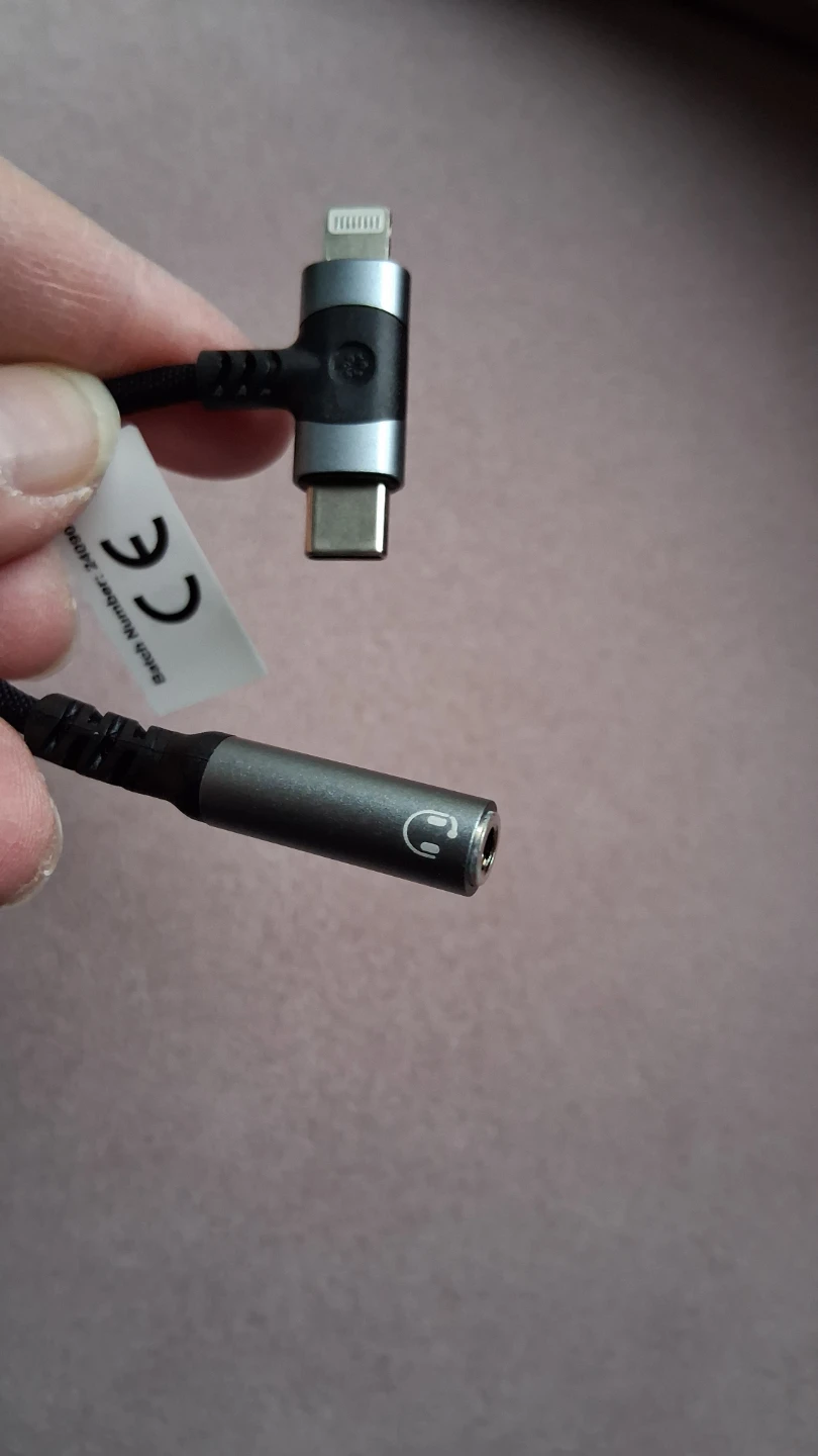 USB C and iPhone DAC 2 in 1 to AUX headset headphone converter - photo 5