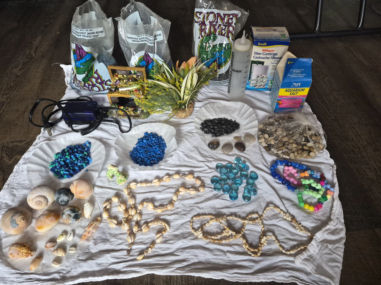 Fish Aquariam Supplies imclued Pump requires tubes, Filter, Salt