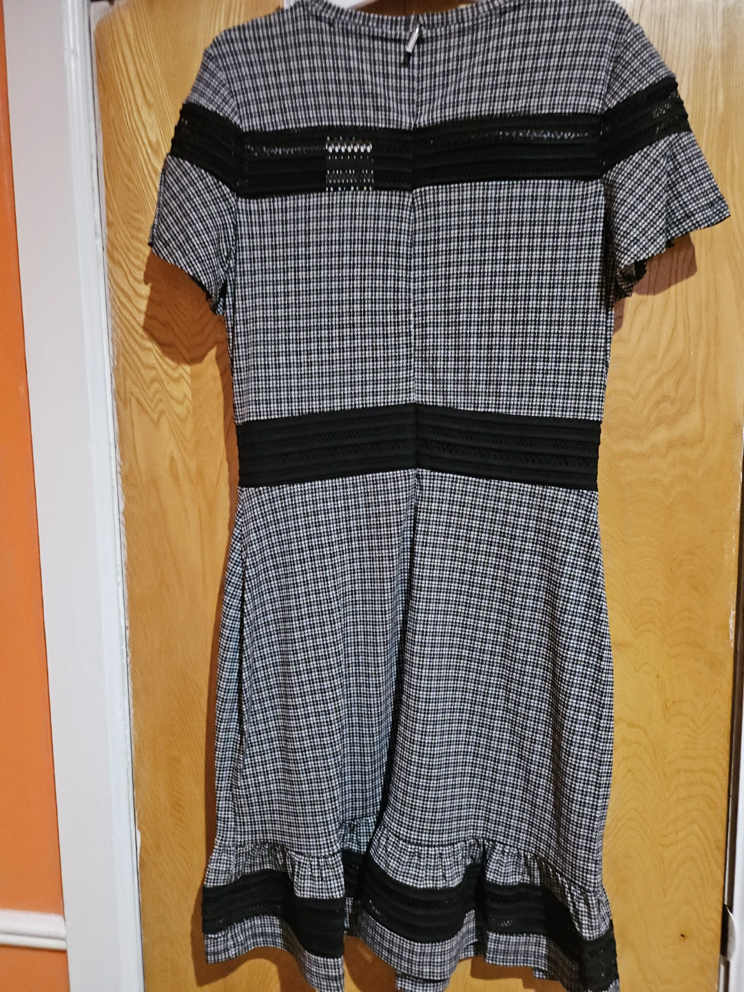 Michael Kors Houndstooth Dress with Black Lace Accents - P/M - photo 3