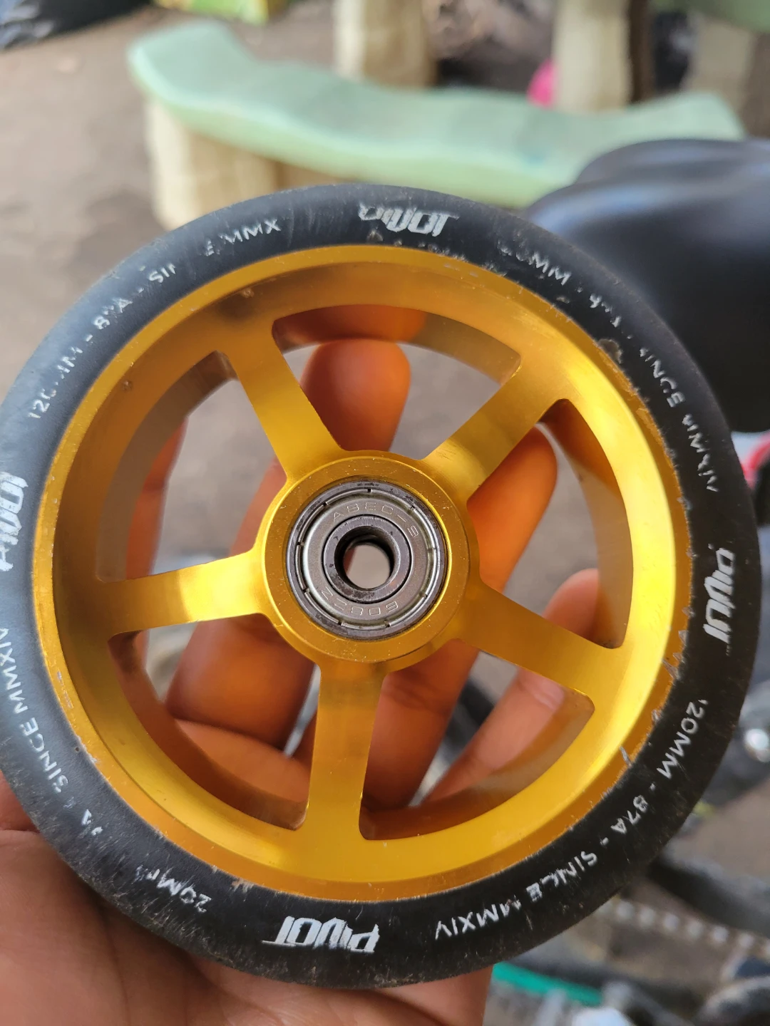 Pivoter Scooter Wheel