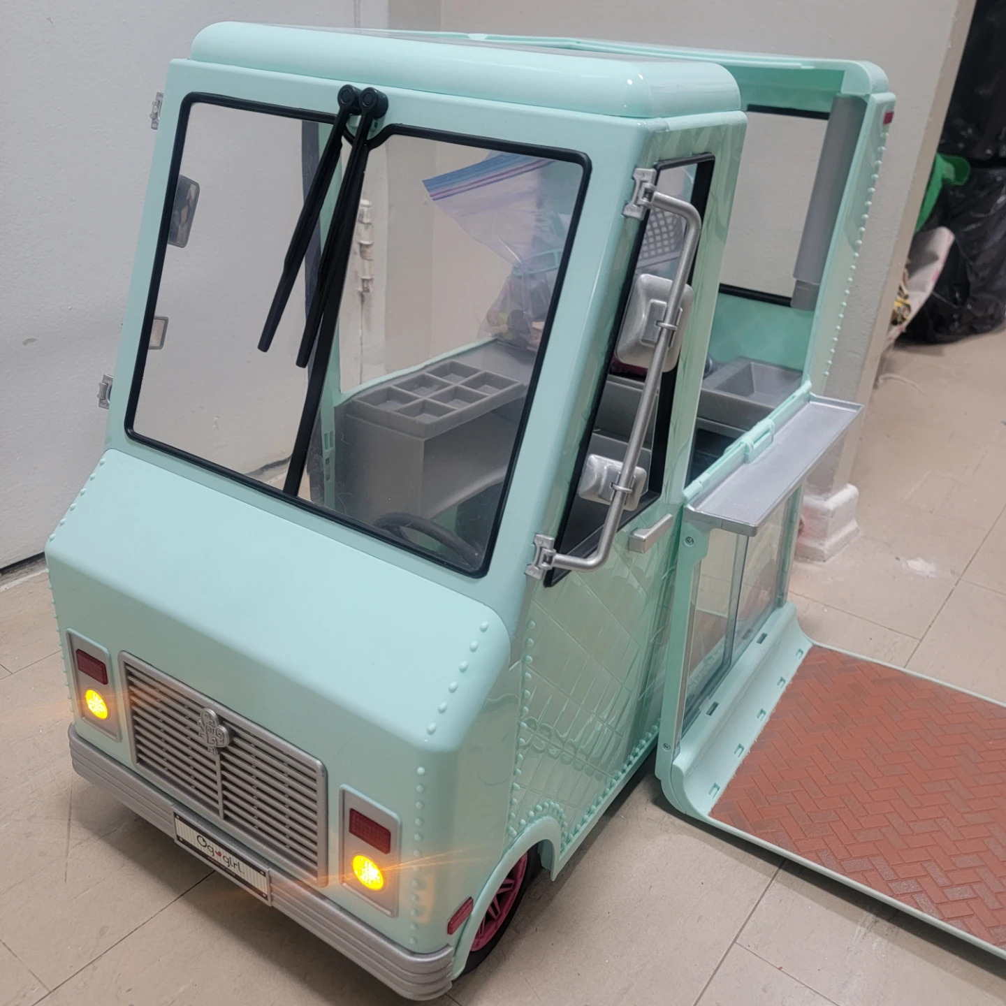 Our Generation Doll ice cream Truck with Accessories - photo 3