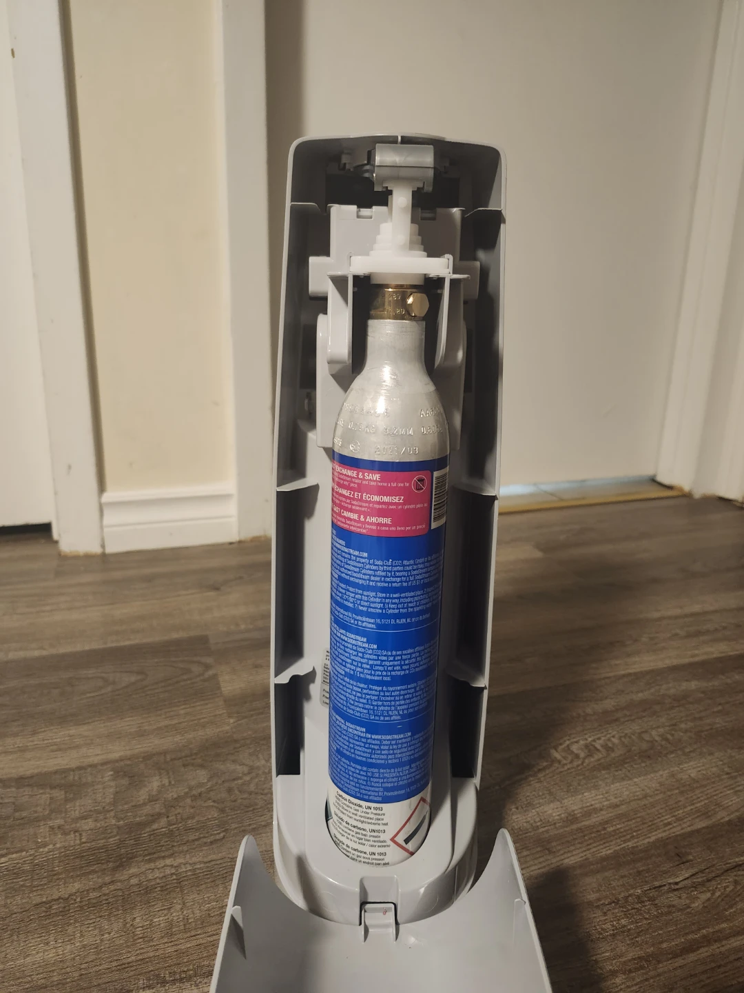 SodaStream Sparkling Water Maker with Bottle and CO2 Canister - photo 5