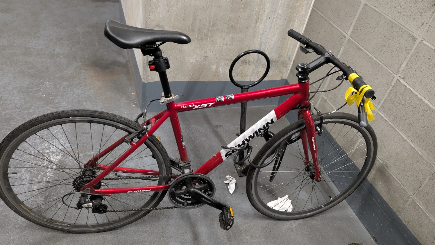 Schwinn Circuit XST Mountain men's Bike