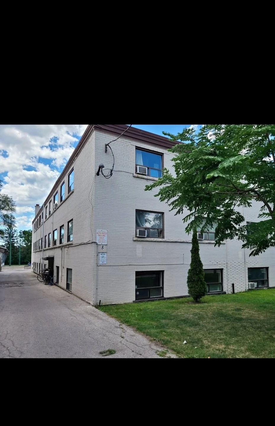One room for rent