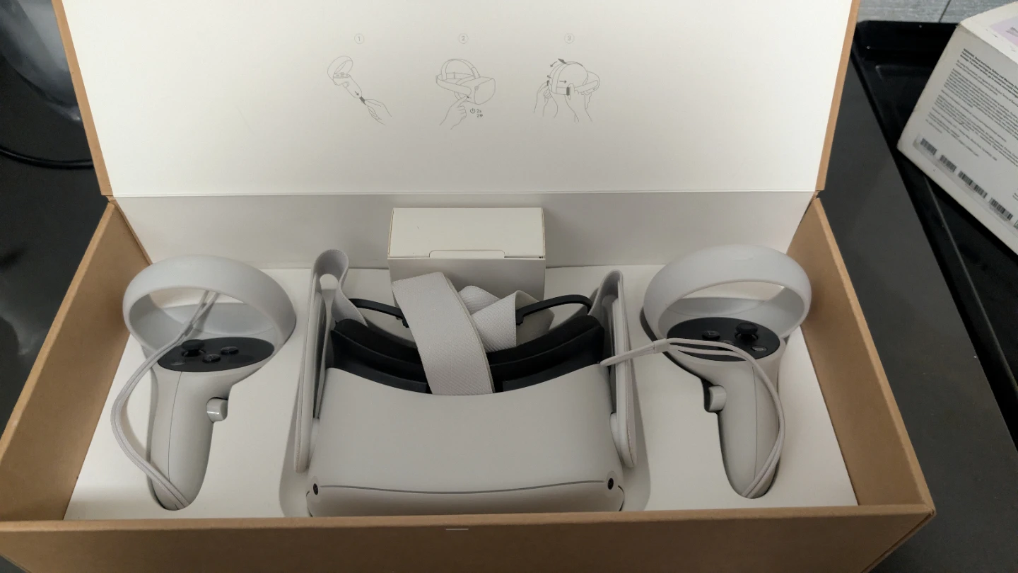 Oculus Quest 2 Virtual Reality Headset - photo 2