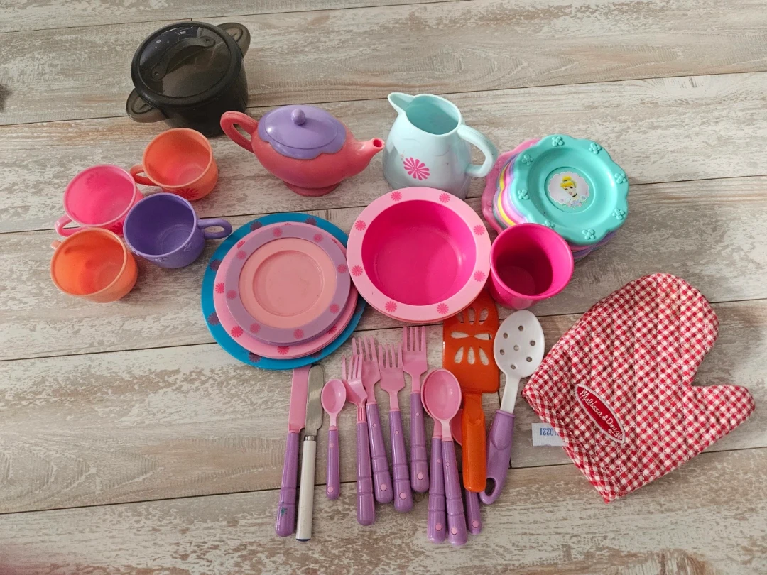 Melissa & Doug Play Kitchen & Disney Princess set