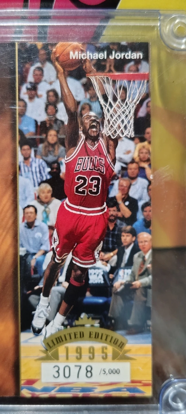 1995 NBA Playoffs Michael Jordan Limited Edition Card 3078/5000 - photo 3