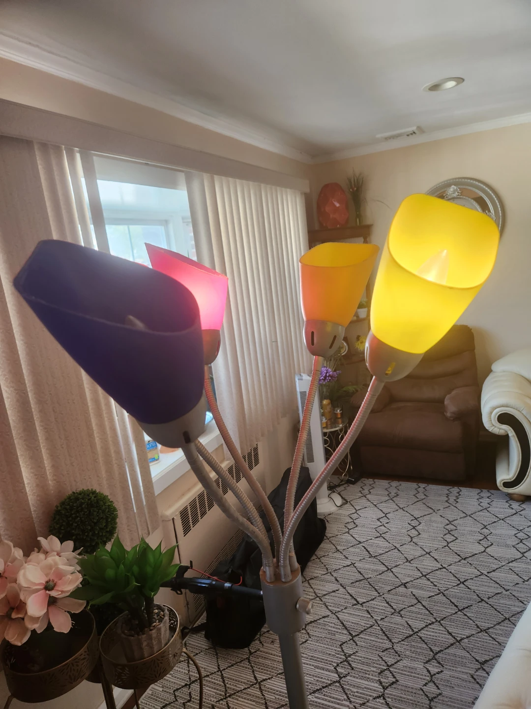 Set of  2 lamps 20$ each Multi-Head Floor Lamp with Colored - photo 2