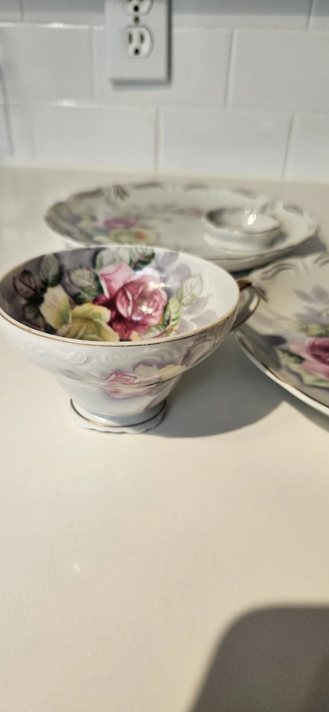 Vintage Porcelain Tea Cup and Saucer Set with Floral Design - photo 4