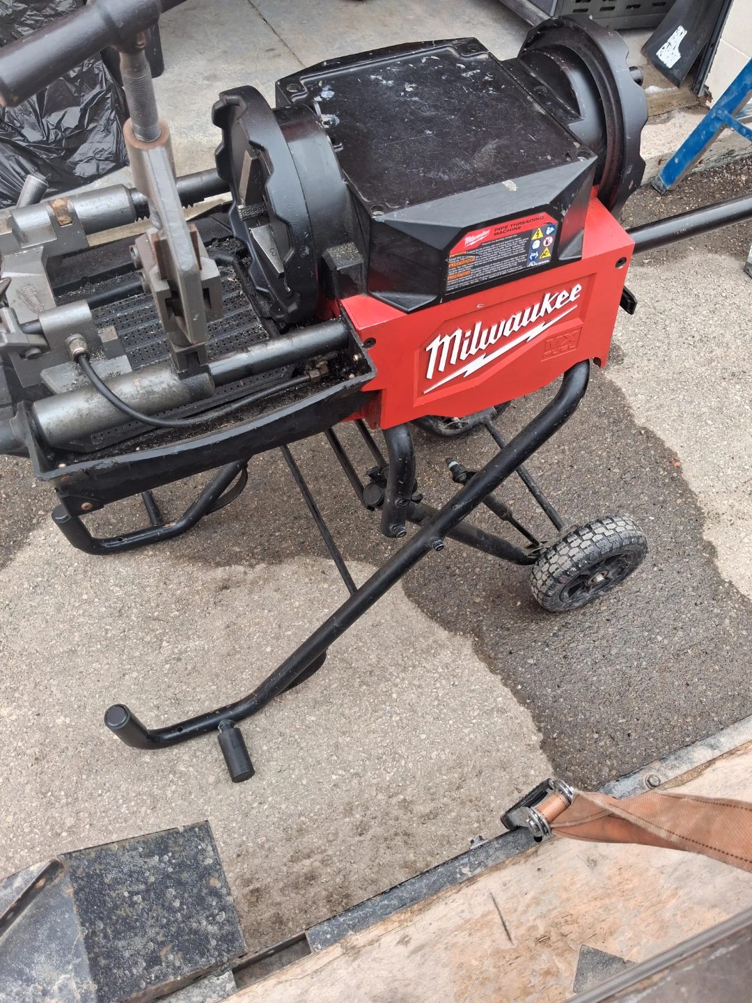 Milwaukee MX Fuel Pipe Threader with Stand - photo 2