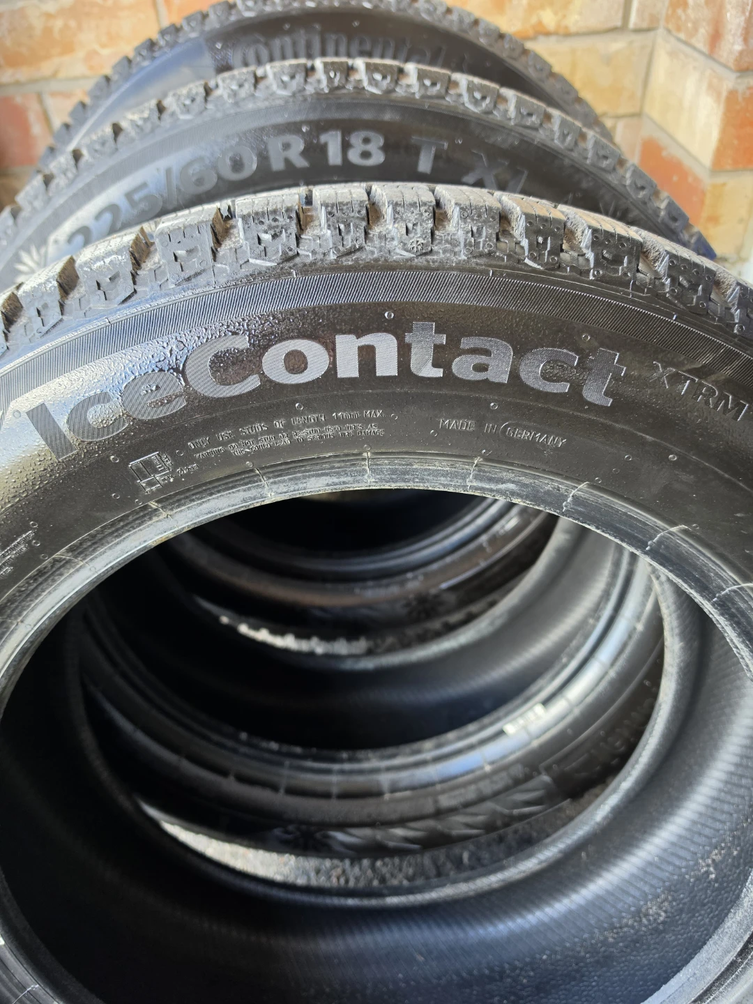 Continental Ice Contact XTRM WINTER Tires. 225/60R18 - photo 2