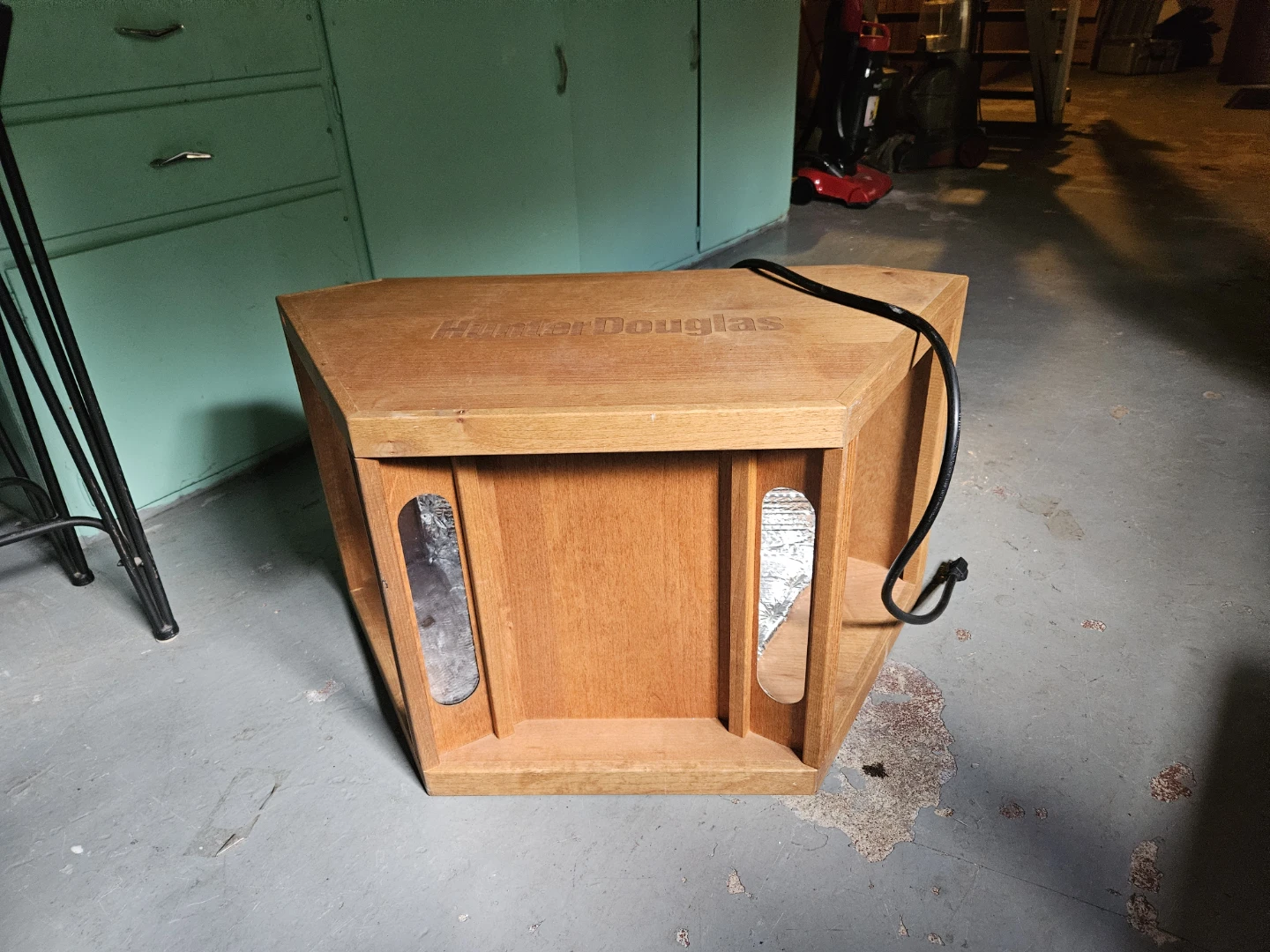 Hunter Douglas Wooden Lamp Fixture with Reflector - photo 2