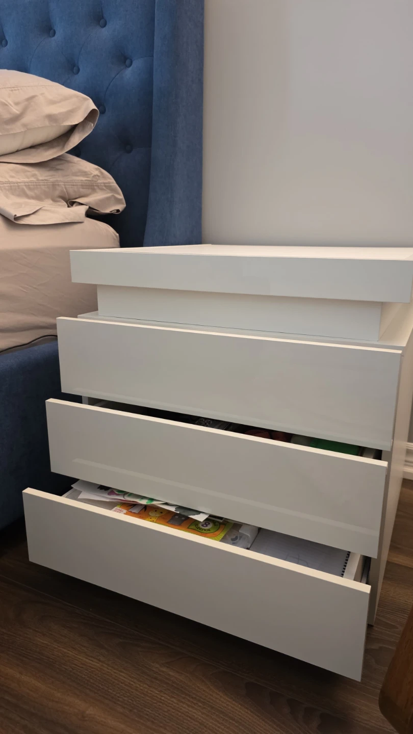 White 3-Drawer Nightstand with LED Light - photo 4