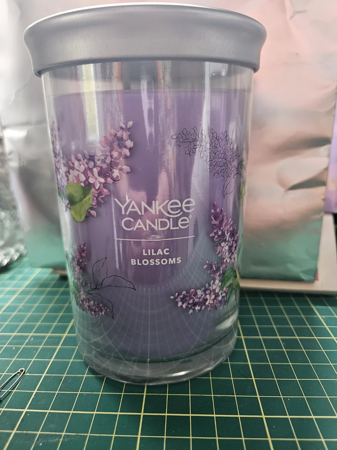 Yankee Candle Lilac Blossoms 20 oz Jar Candle