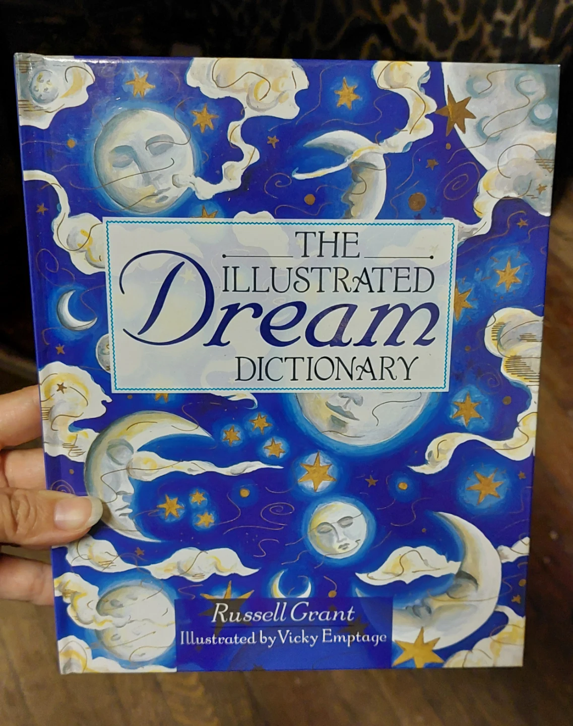 🌱 The Illustrated Dream Dictionary by Russell Grant