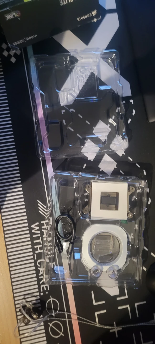Corsair Hydro XC7 RGB ELITE iCUE LINK CPU Cooler - photo 3