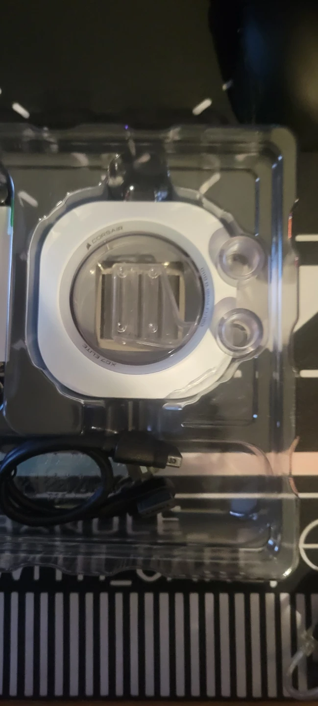 Corsair Hydro XC7 RGB ELITE iCUE LINK CPU Cooler - photo 4