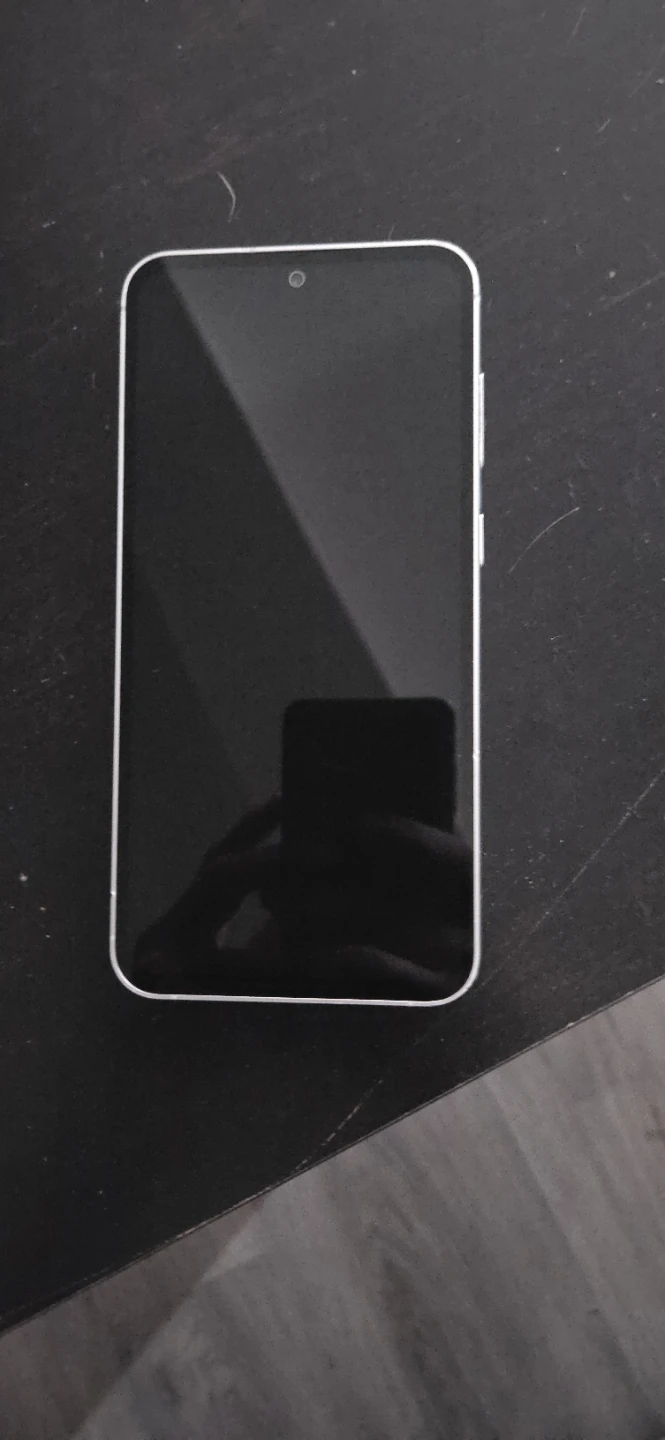 Light Blue Samsung S23 - Cracked Back - photo 3