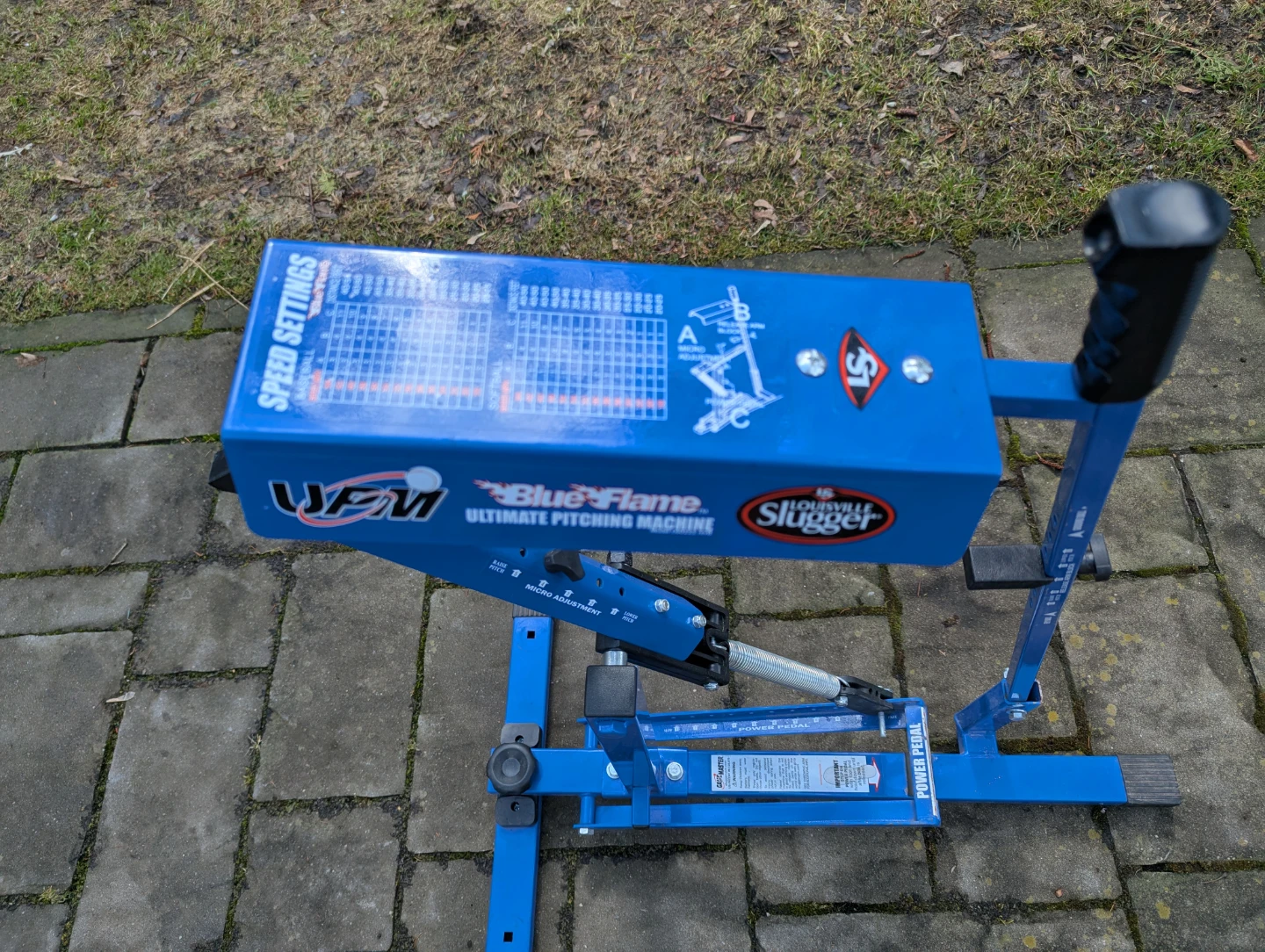 Louisville Slugger Blue Flame Ultimate Pitching Machine - photo 3