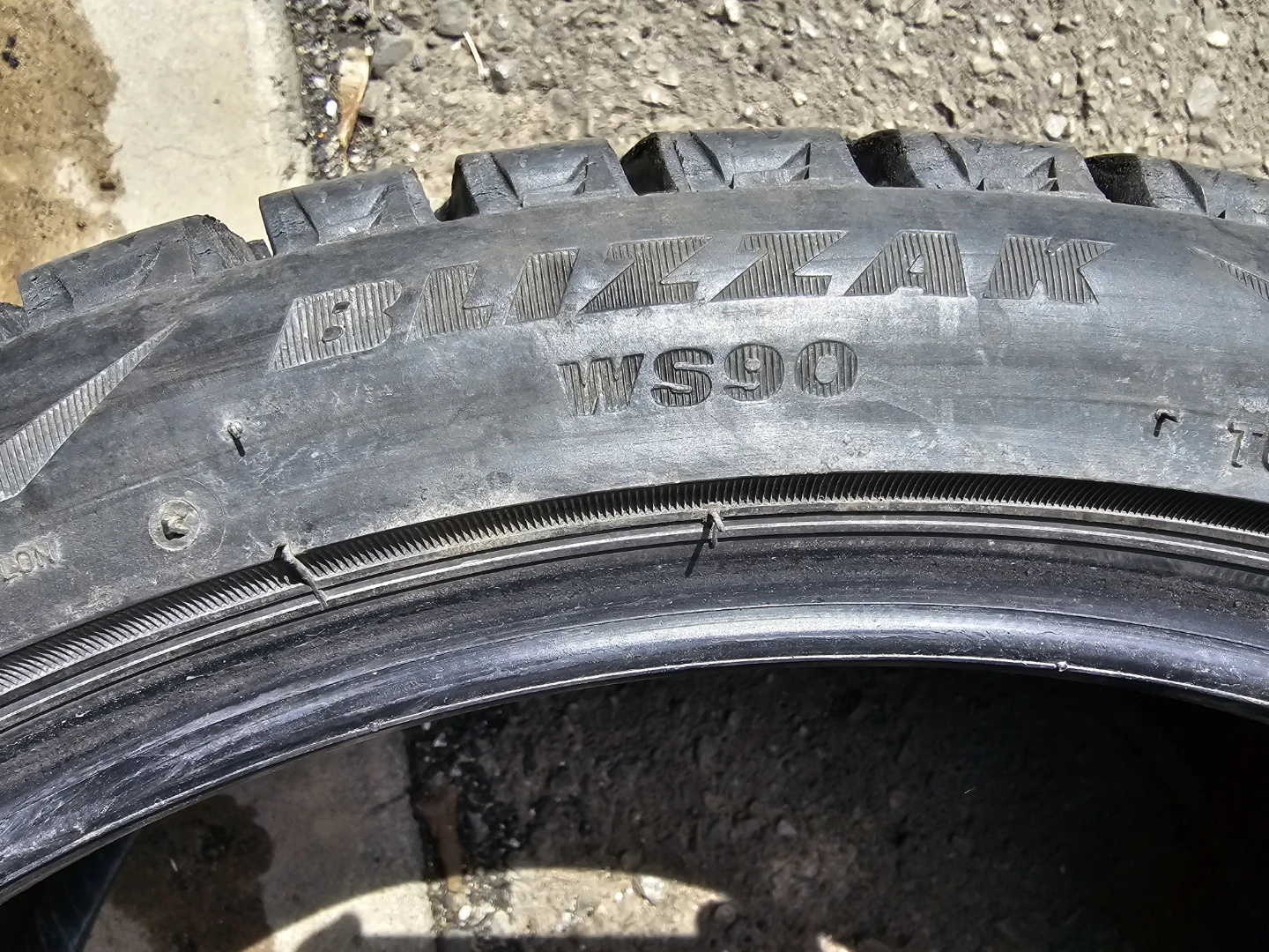 225/40 R18 BRIDGESTONE BLIZZAK WINTER TIRES - photo 4