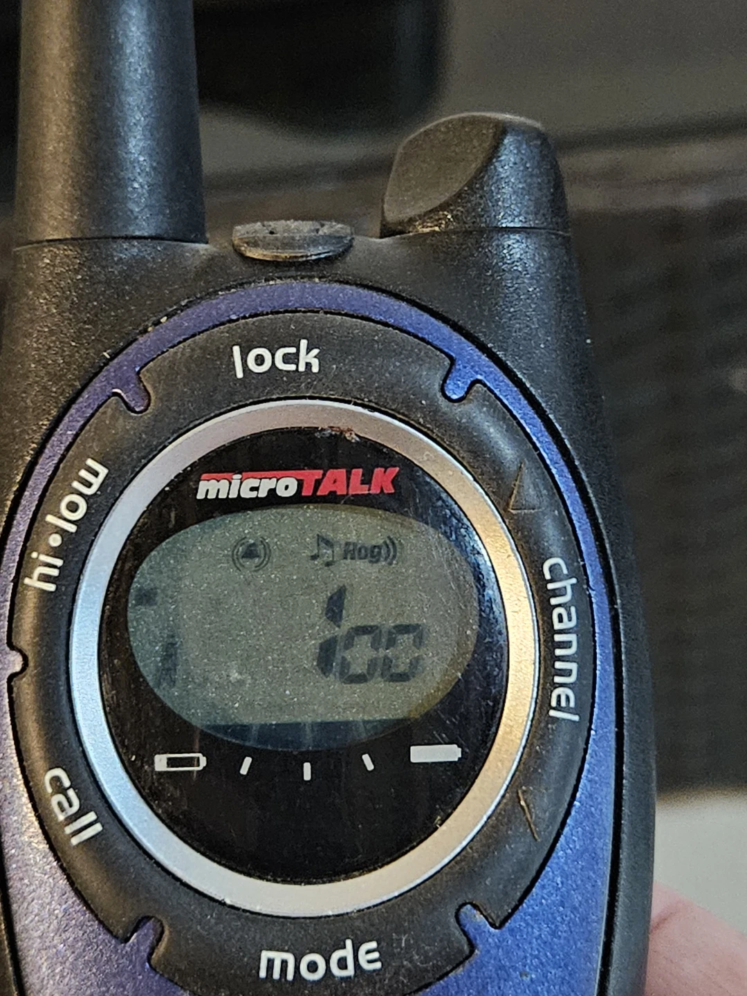 Cobra MicroTalk Walkie Talkies with Desktop Charger - photo 2