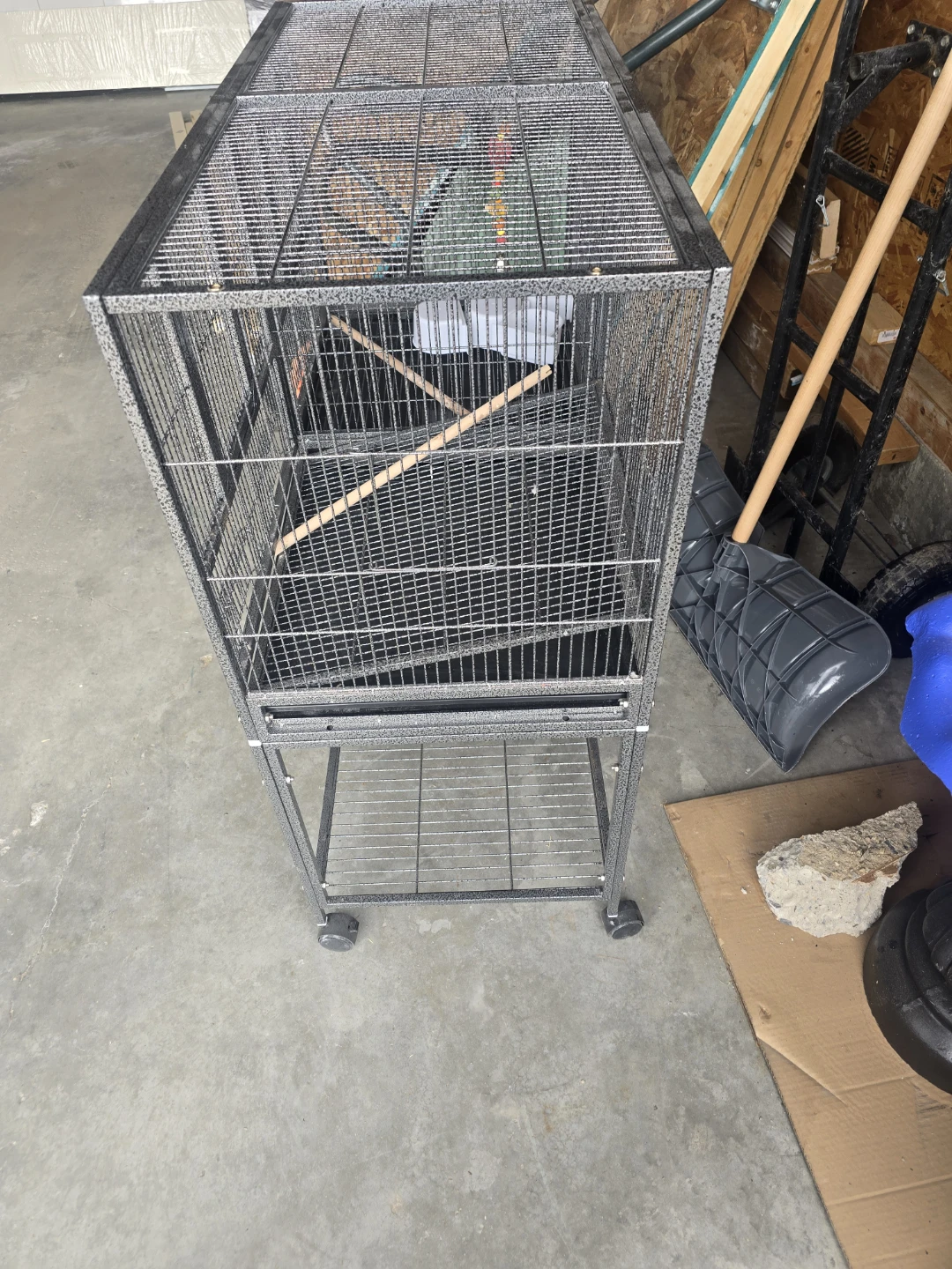 Large Pet Bird Cage on Wheels - photo 2