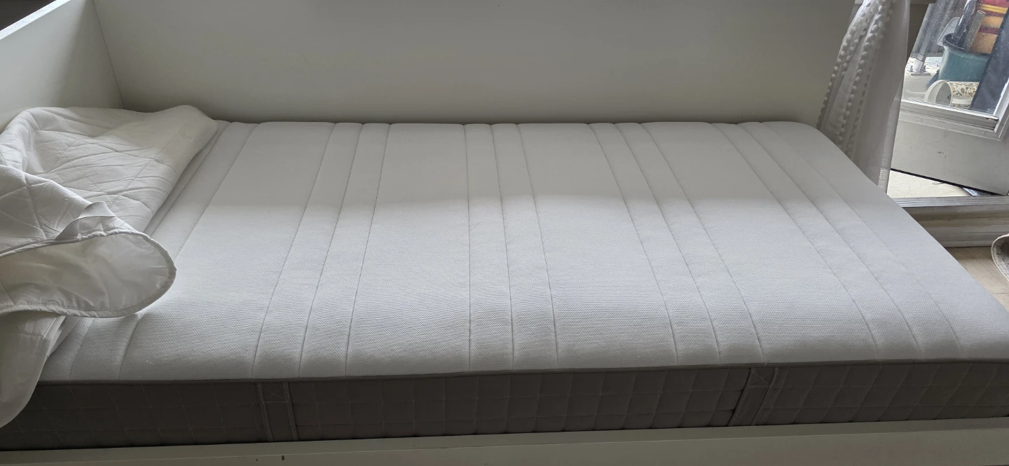 Ikea twin Mattress in excellent condition 9 inch thick