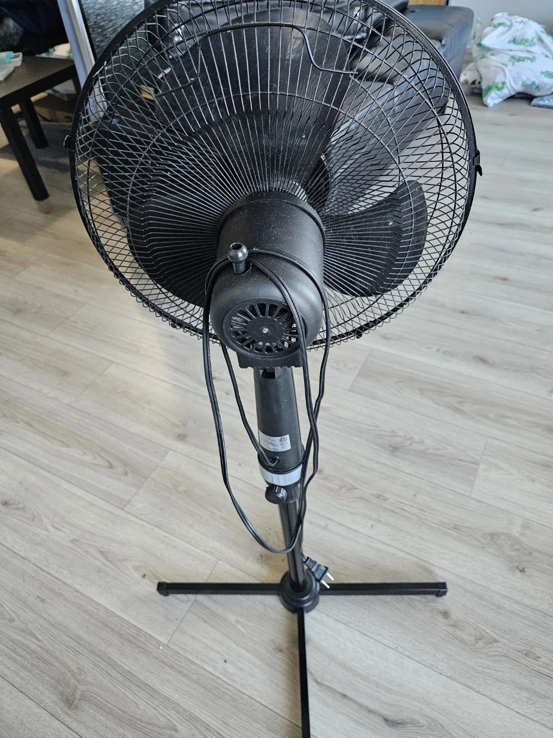 Black oscillating stand fan - photo 2