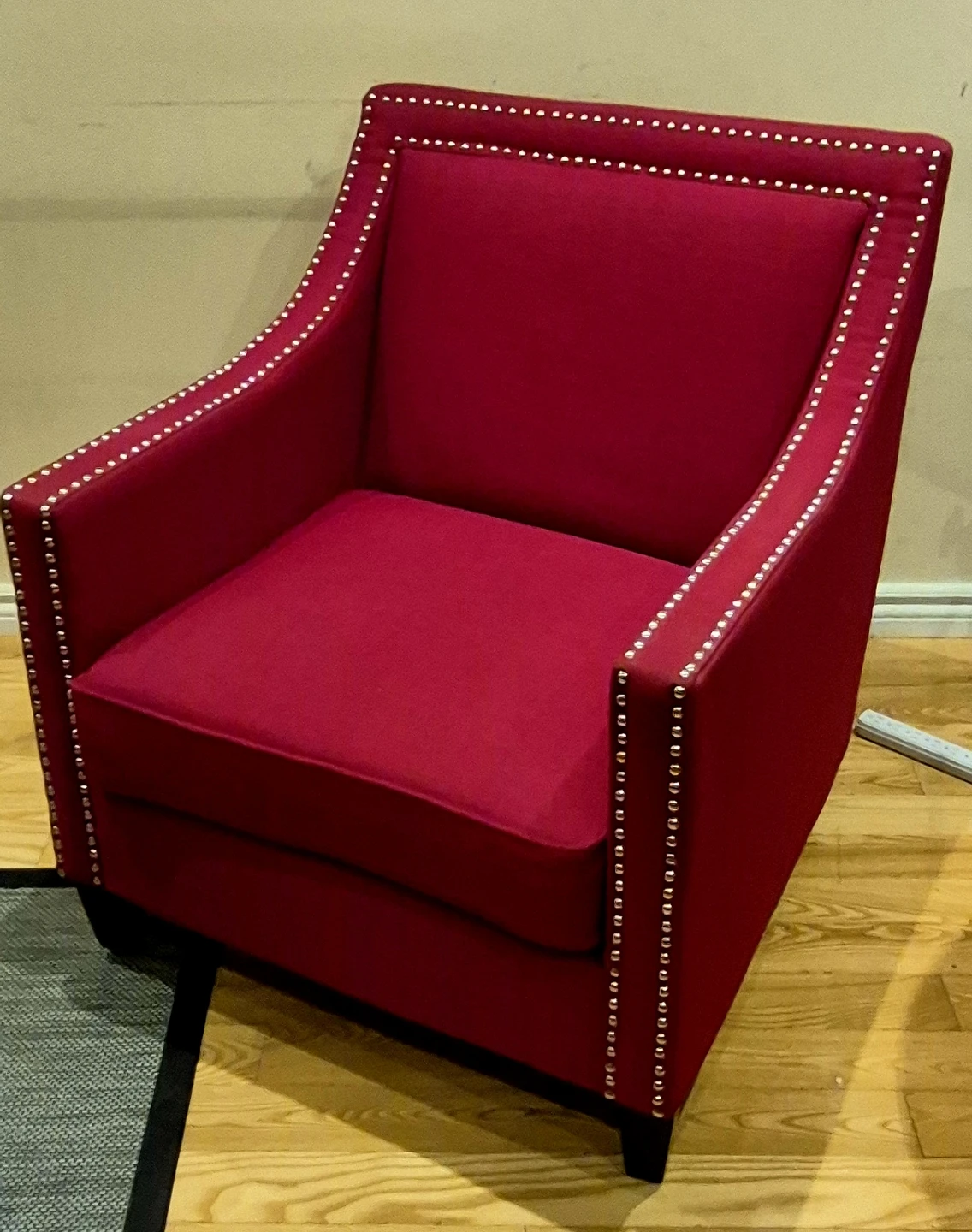 Red Accent Chair with Studs - photo 4