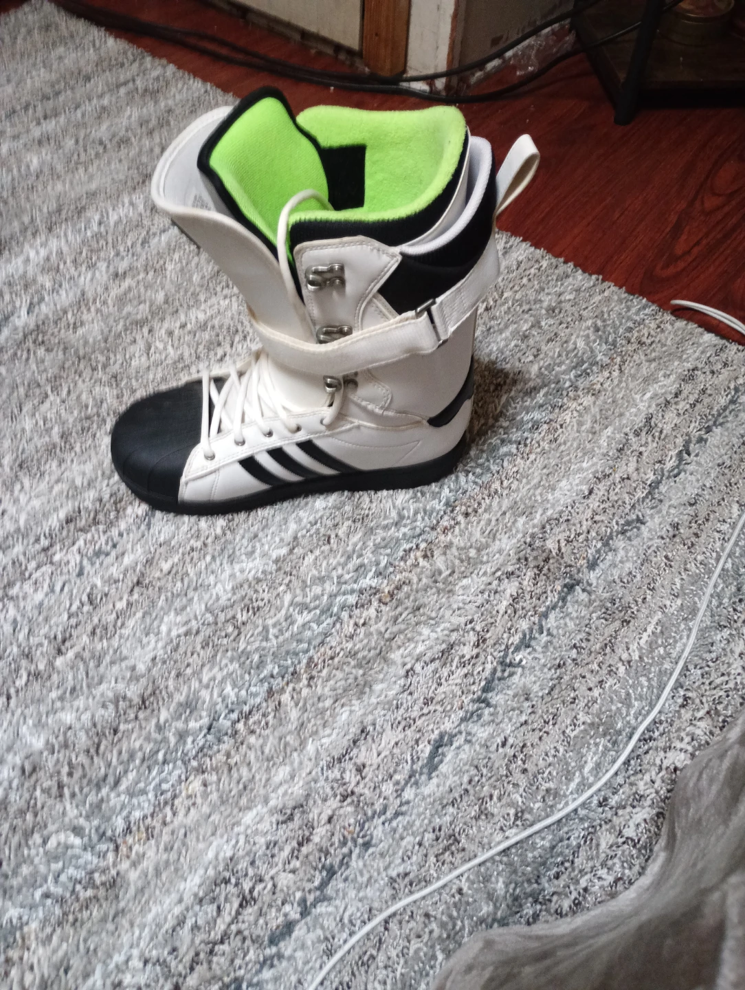 Slightly used ski equipment - photo 3