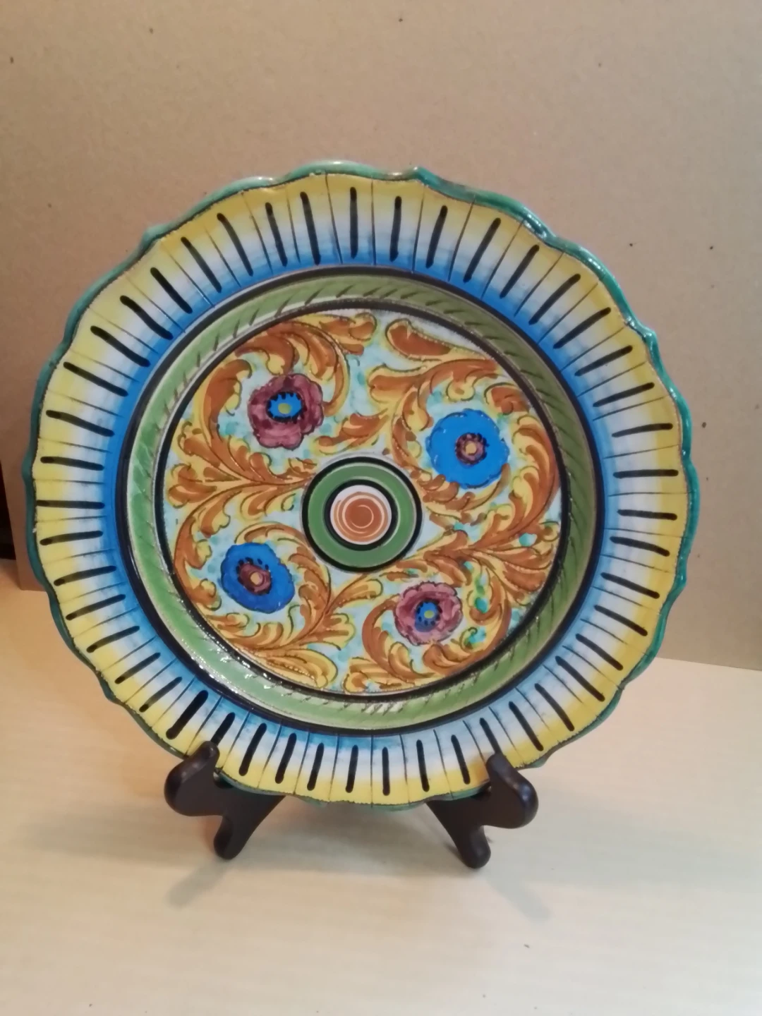 Vintage Hand Painted Castelli Italian Majolica Pottery 9.5"