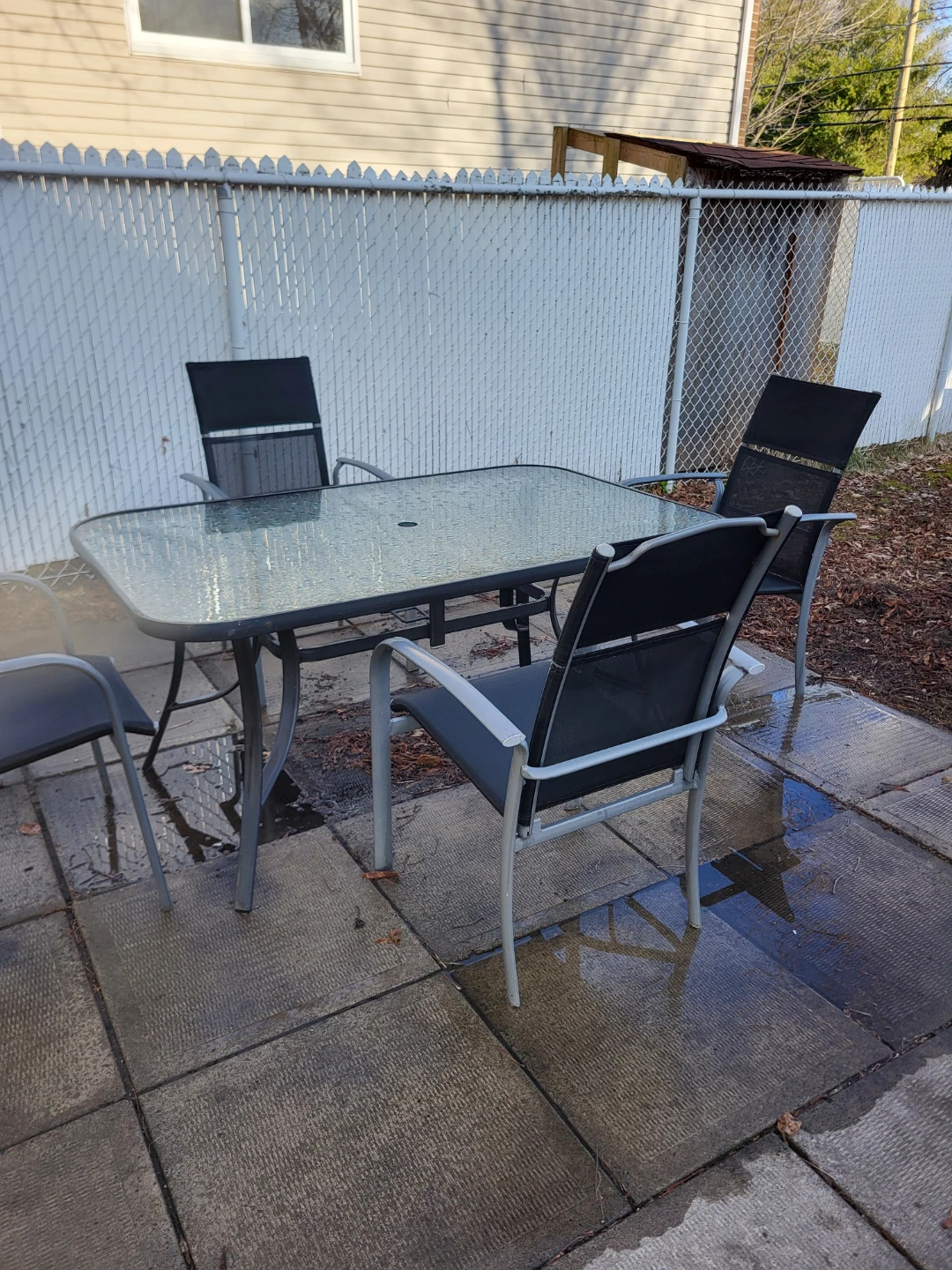 Ensemble de patio table en verre et chaises