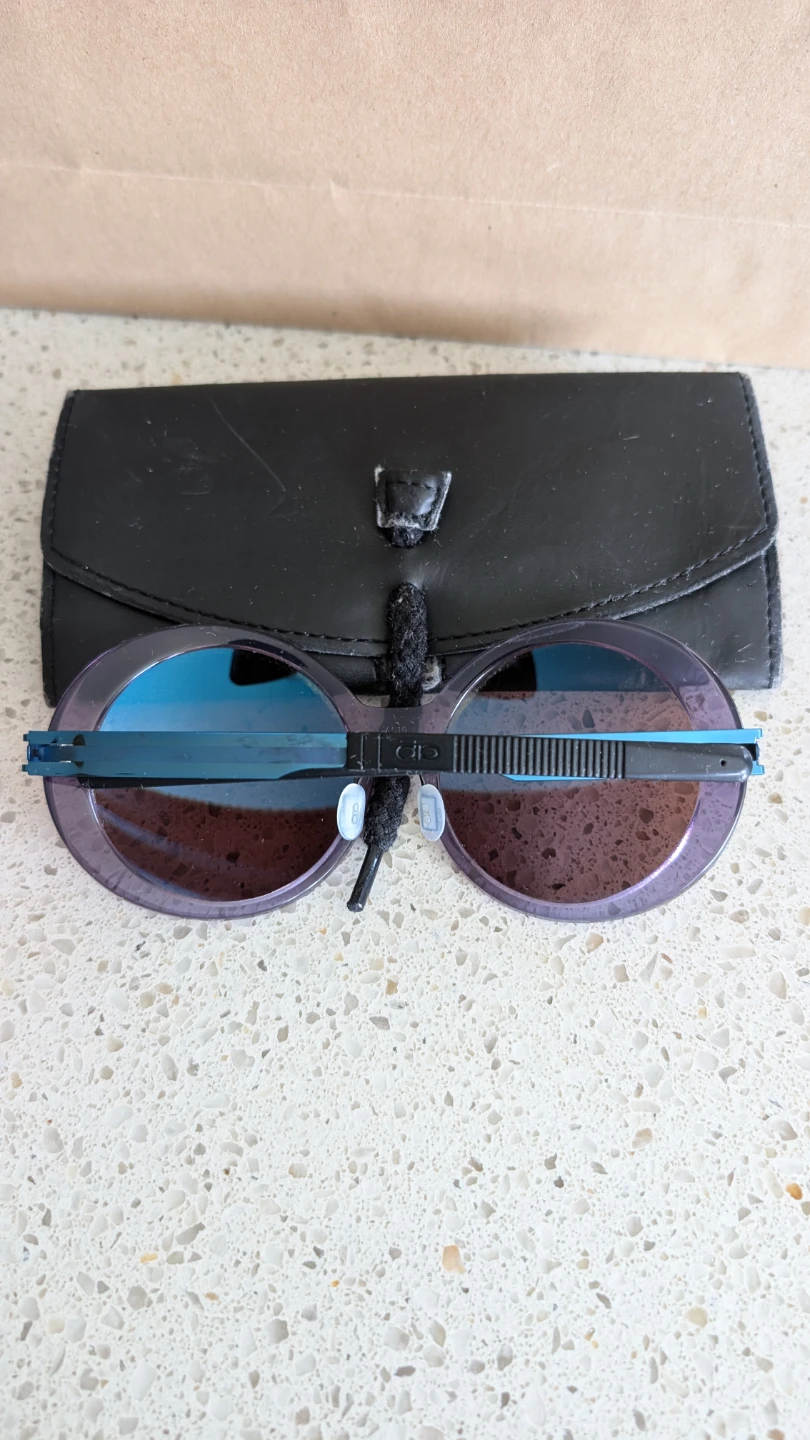 Round Sunglasses with Case - photo 2