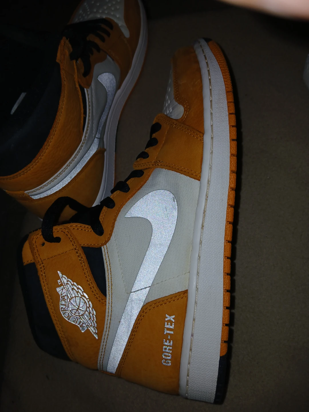 Air Jordan 1 High OG GORE-TEX "Yellow Ochre"