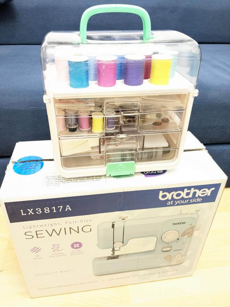 Brother Lightweight Full Size  Sewing Machine & Accessories