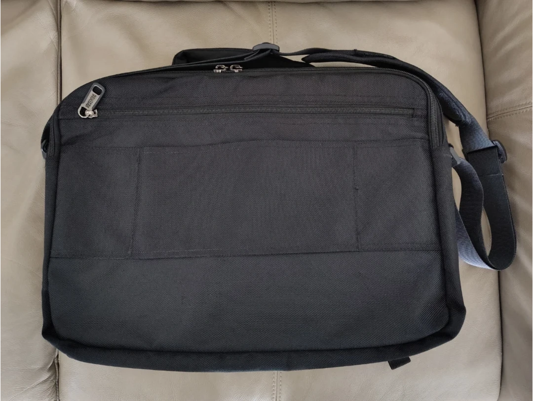 Kenneth Cole Reaction Messenger Bag - photo 2