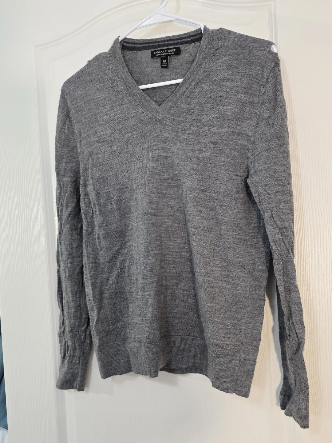 Banana Republic Grey V-Neck Sweater - Size M