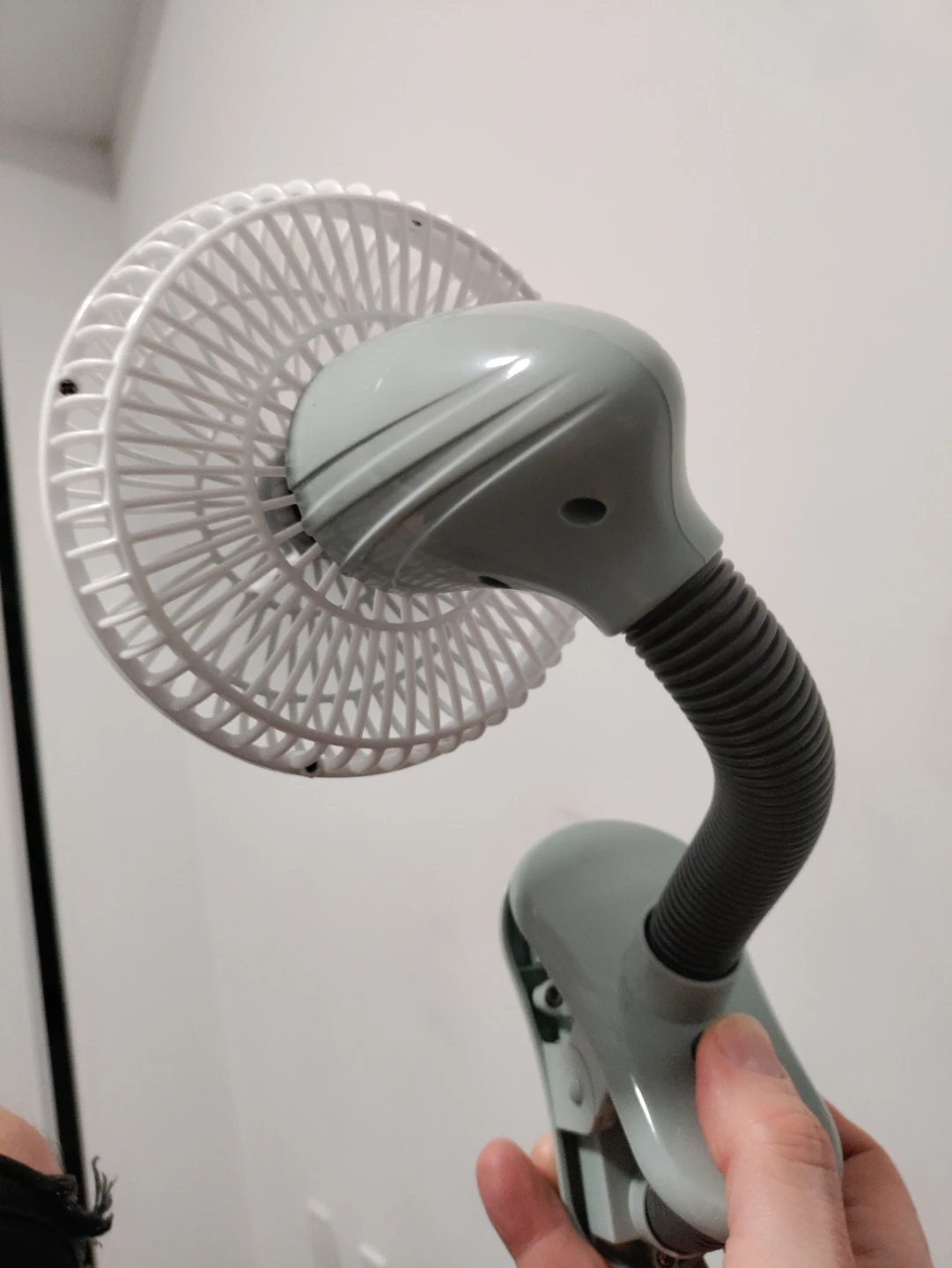 O2COOL Clip-On Fan - photo 3