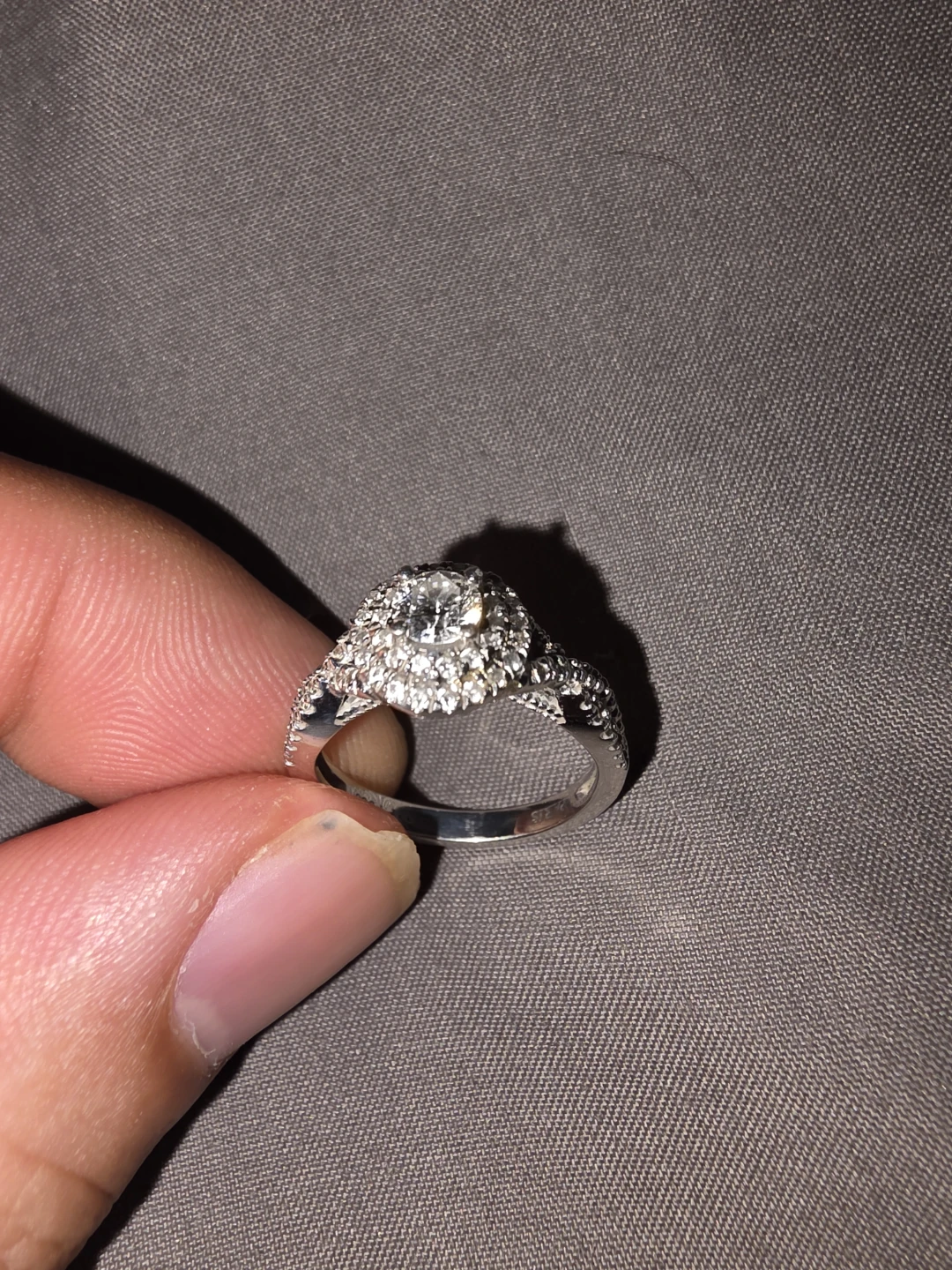 Stunning Canadian Diamond Engagement Ring – Certified