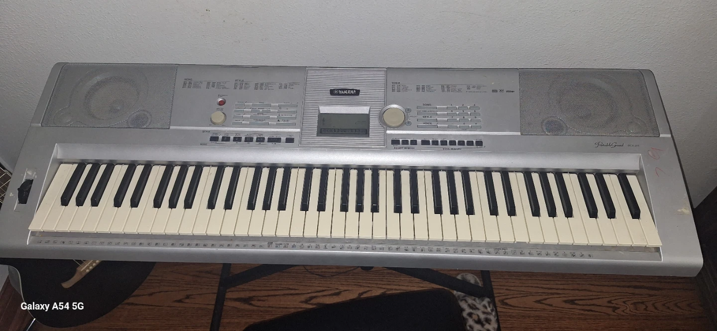 Yamaha PSR-E353 Keyboard