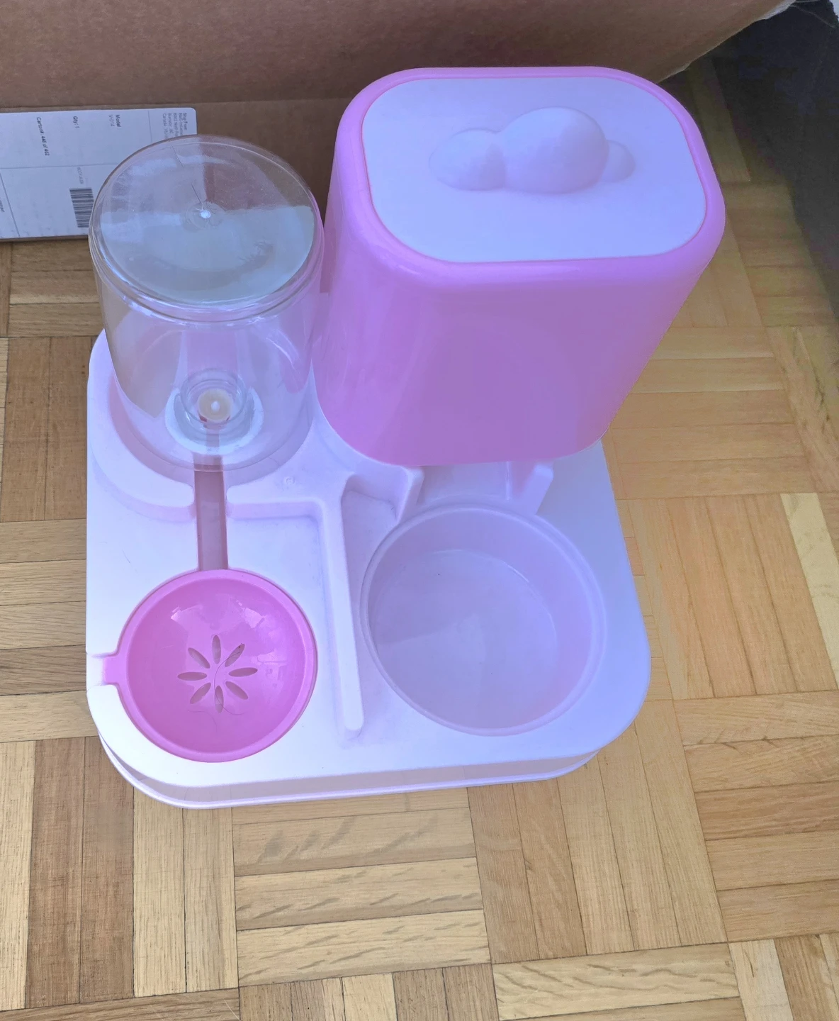 Cat-shaped Bowls and Pet Feeder Set