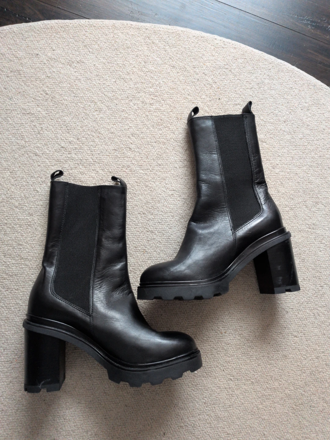 Annabella Black Leather Block Heel Chelsea Boots - photo 2